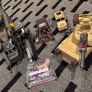 Special Forces Tan Tank & Helicopter Military Vehicle Toy Lights and Sounds Work